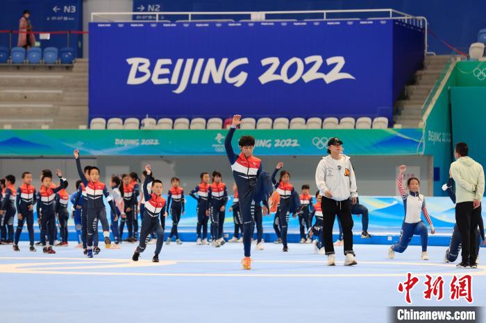 北京国家速滑馆举办全民健身日主题活动，面向