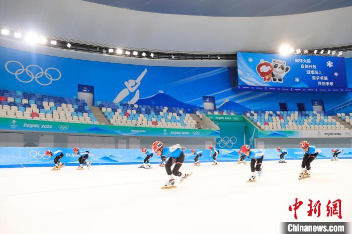 北京国家速滑馆举办全民健身日主题活动，面向