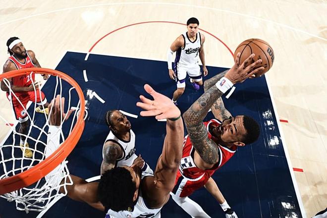 国王爆冷击败快船 科林斯复出首战表现低迷