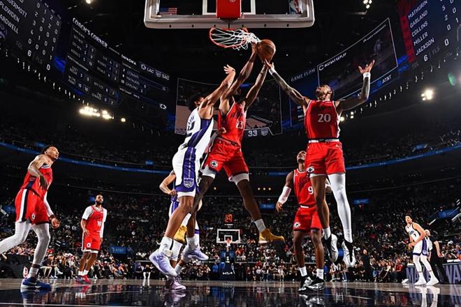 国王爆冷击败快船 科林斯复出首战表现低迷