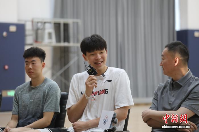 杨瀚森首轮16顺位登陆NBA 成中国篮球新里程碑