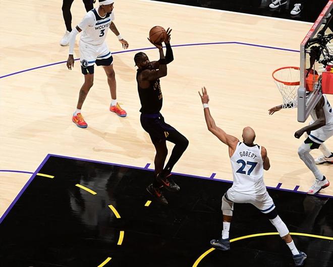 湖人120-106力克森林狼 艾顿两双助登西部第四