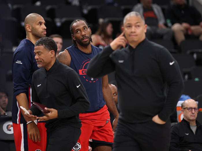 乔治禁赛复出率队冲击东部第五 面对哈登重逢对