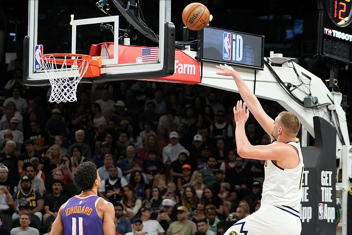 约基奇准绝杀创历史三双纪录 掘金力压森林狼稳