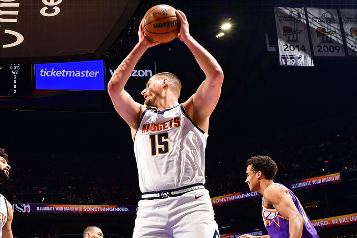 约基奇准绝杀创历史三双纪录 掘金力压森林狼稳