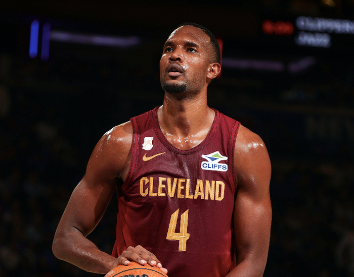 莫布利赛季最佳表现助骑士力克爵士